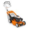 Masina de tuns gazon STIHL RM 650 T robusta, fiabila si confortabila la intretinerea suprafetelor mari de gazon.